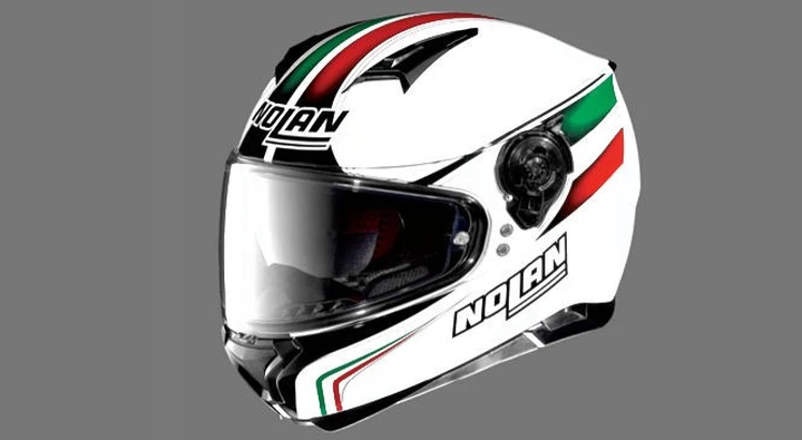 Quando cambiate il vostro casco? Sondaggio shock in UK