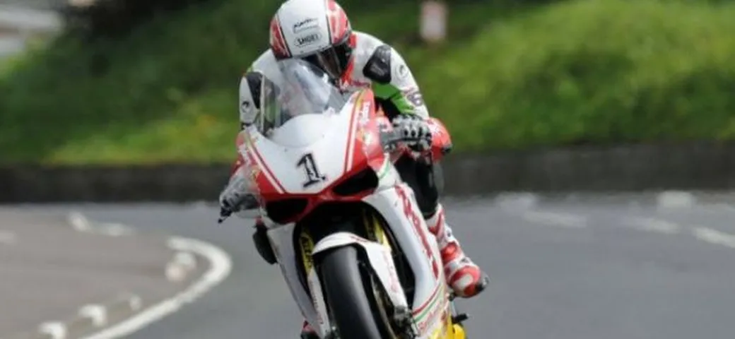 North West 200: Michael Rutter e Alastair Seeley in pole. Brutto infortunio per Stuart Easton