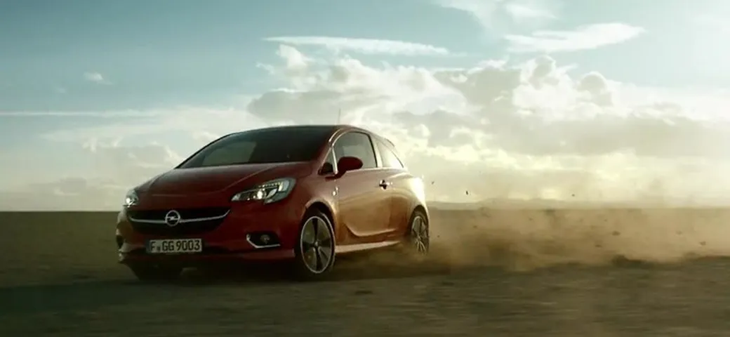 Opel Corsa: in drift sulla sabbia