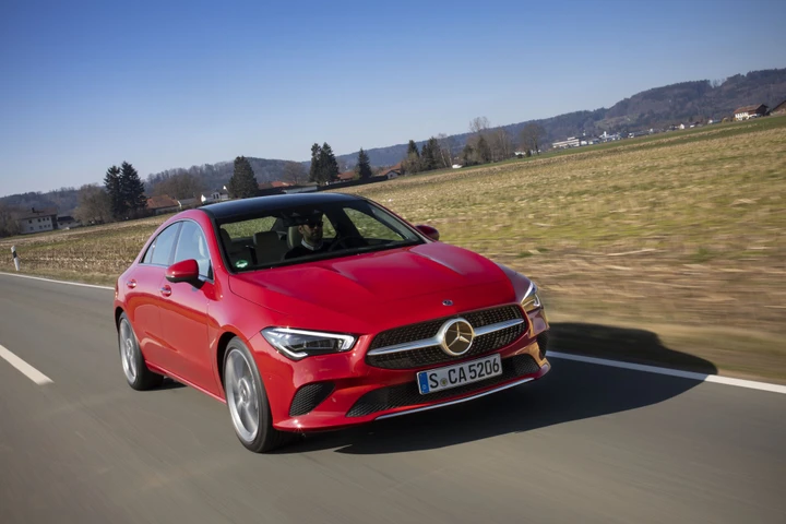 Mercedes CLA: primo contatto con la coupé elegante