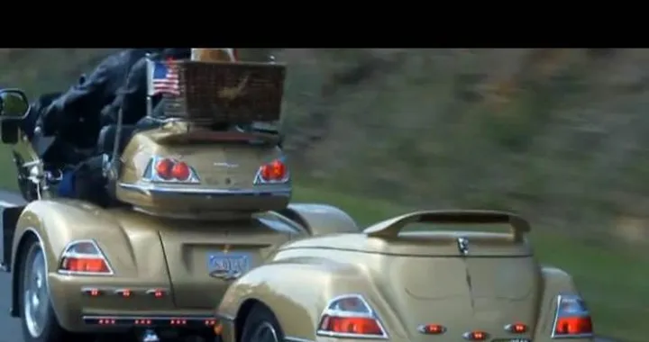 Video del giorno: sulle strade della california in tre sul trike