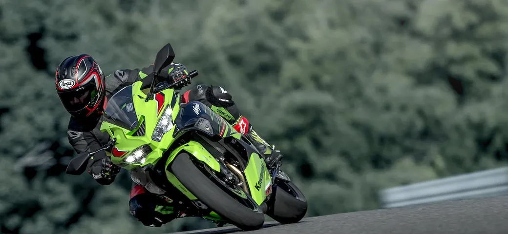 Kawasaki Ninja ZX-4R: la nuova supersport arriverà a settembre in due versioni