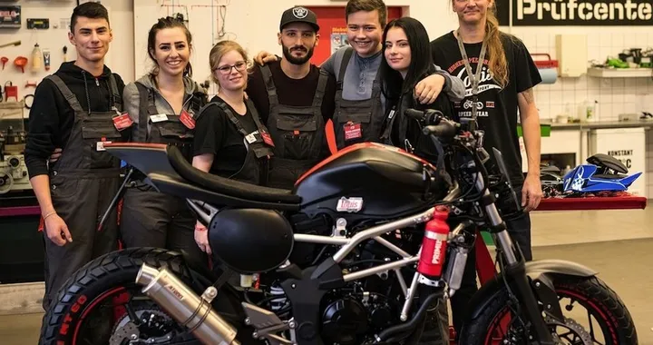 Louis Moto: gli apprendisti al lavoro sulle "Azubibike"
