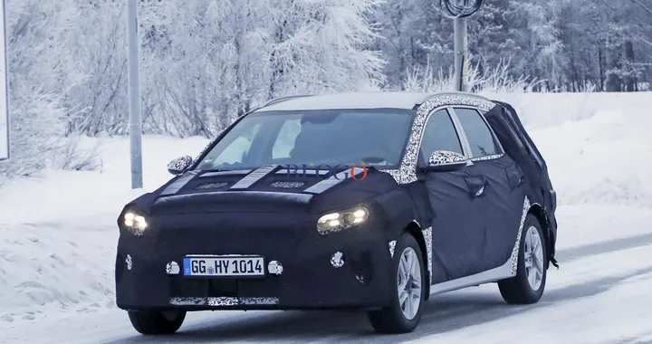 Kia Ceed Sportswagon PHEV: foto spia della versione ibrida plug-in