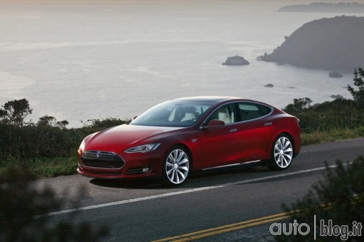 Tesla Model S: negli Stati Uniti è una fra le auto più sicure