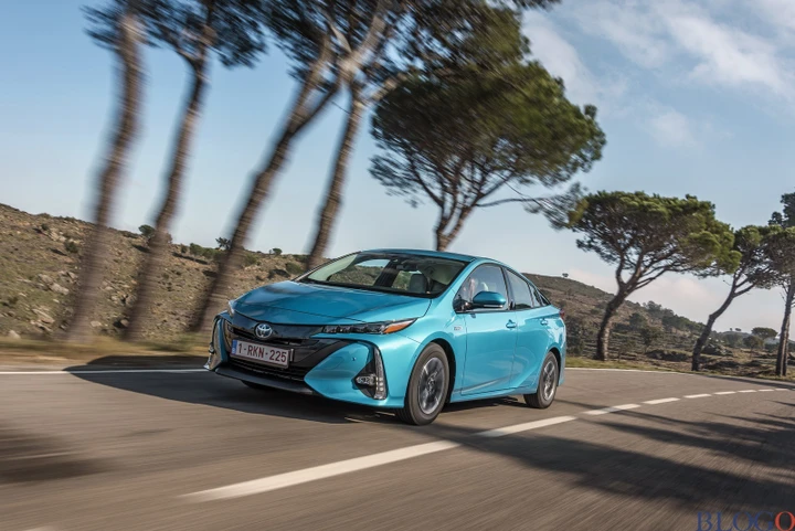 Auto ibride Toyota: le tecnologie migliori per consumare di meno