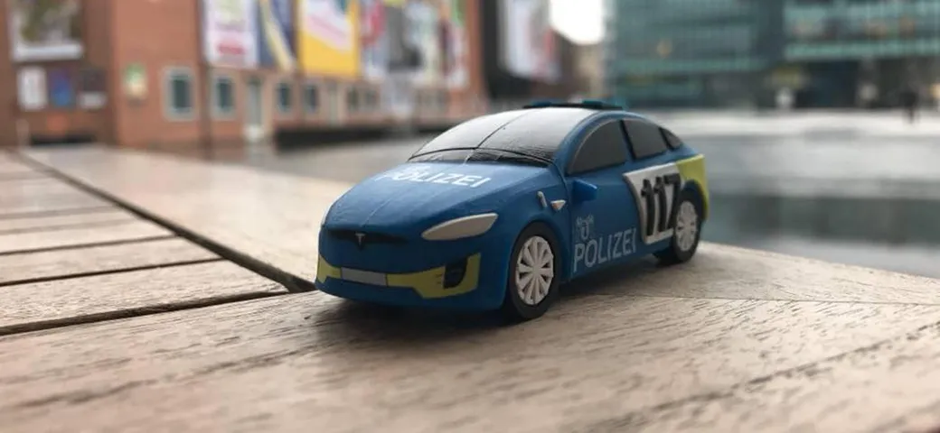 Le Tesla Model X-100D della Polizei sono illegali