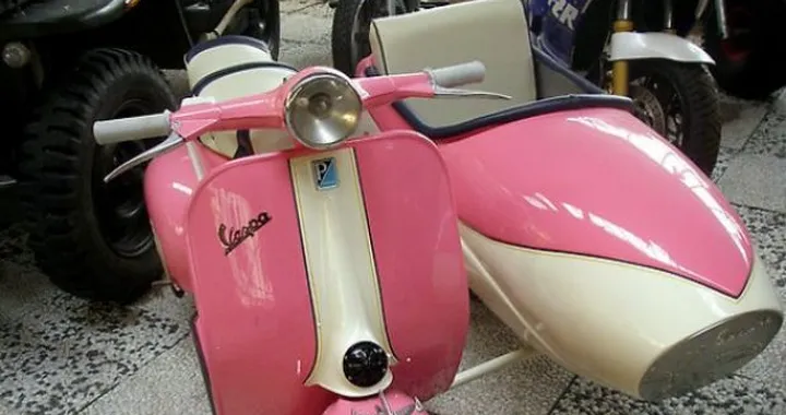 Foto del giorno: i sidecar più bizzarri del mondo