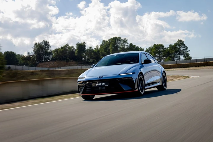 Hyundai IONIQ 6 N: la berlina elettrica che vuole sfidare le supercar