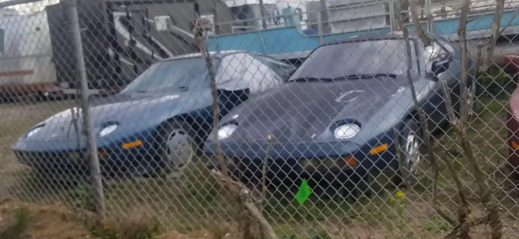 Il mistero delle Porsche 928 abbandonate in un campo [Video]
