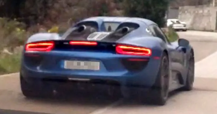 Porsche 918 Spyder: foto e video dalla Puglia
