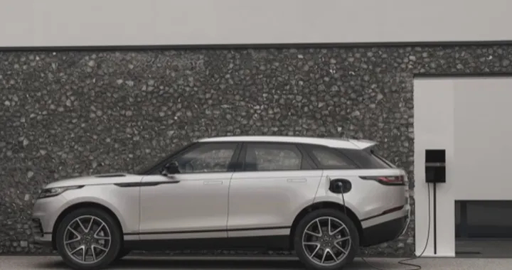 Range Rover Velar P400e ibrido plug-in