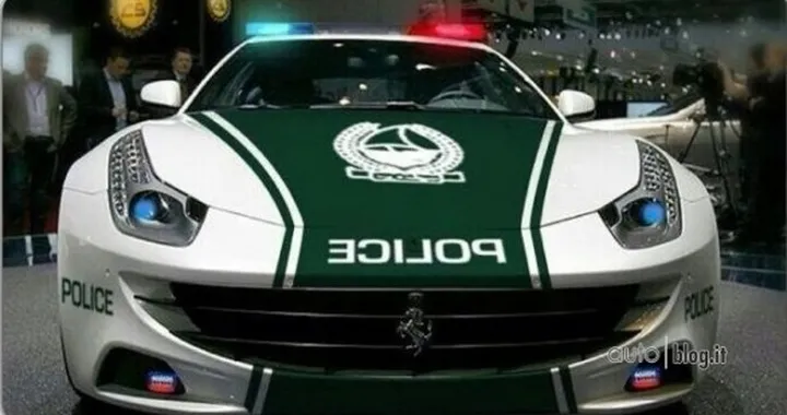 Dopo la Lamborghini Aventador, la Polizia del Dubai si prende una Ferrari FF