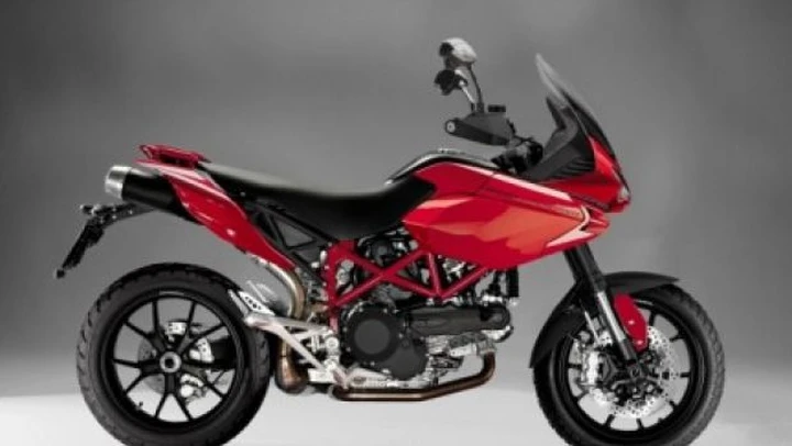 Motorevue interpreta la Ducati Hyperstrada del 2010