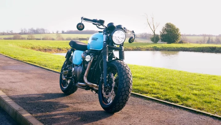 Triumph T120