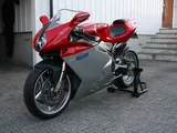 MV Agusta F4 750: l'icona italiana delle supersportive