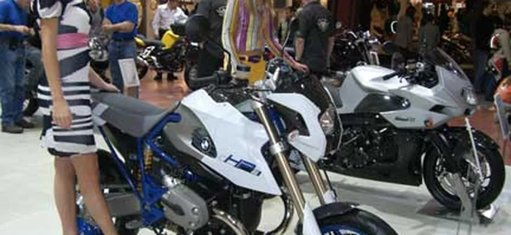 Eicma 2006: le Girls - Atto 1