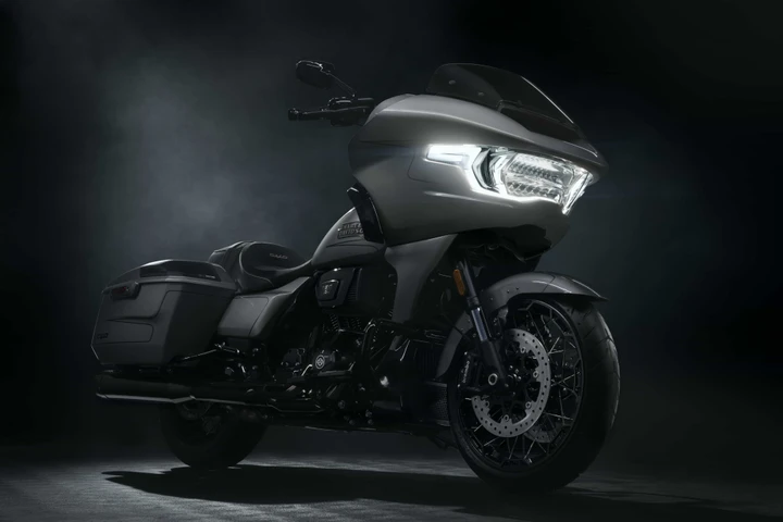harley-davidson-modelli-cvo-2023-road-glide