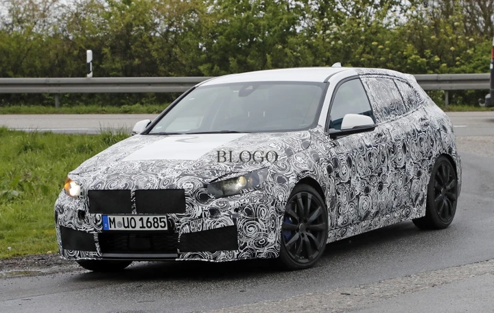 BMW Serie 1: foto spia della terza generazione
