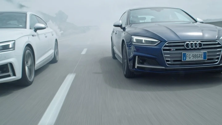 Audi S5, Trust Race: pilota non vedente percorre una curva veloce [Video]
