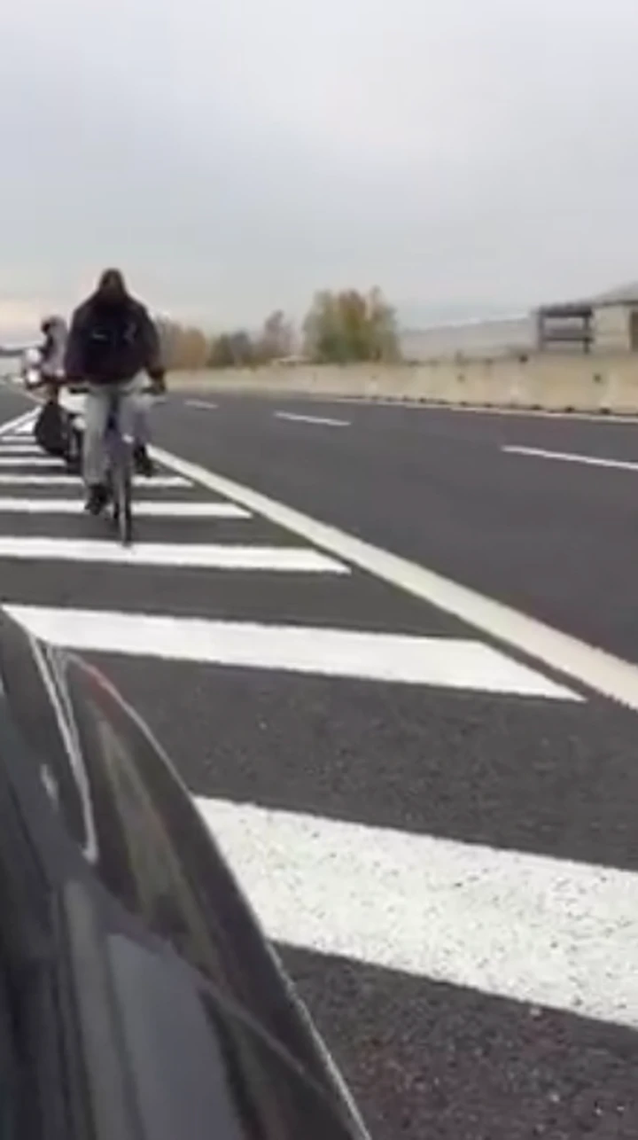 Autostrada: in bicicletta verso la Francia [Video]