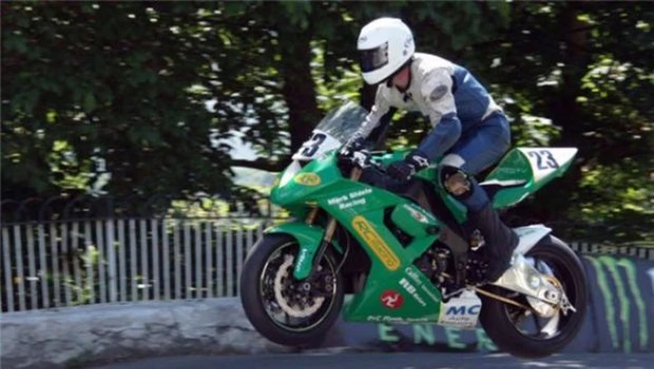 Tourist Trophy: ancora un morto nella gara1 Supersport, vince Anstey davanti ad Amor e Martin