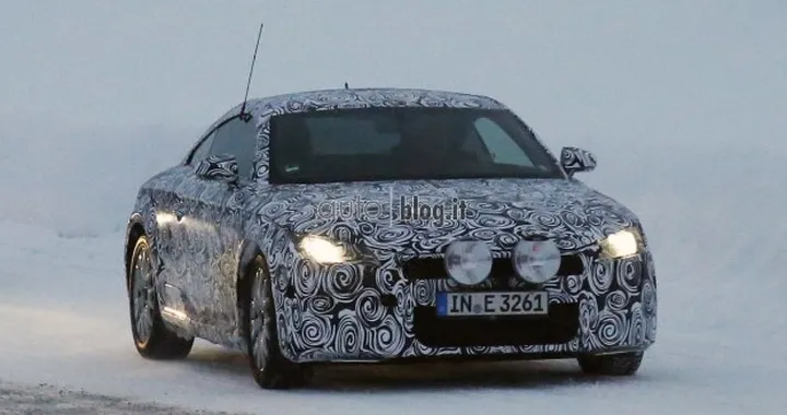 Audi TT: foto spia della nuova generazione