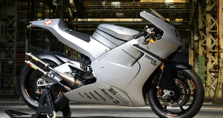 Suter MMX 500, la moto a 2 tempi da 195 CV pesa appena 127 kg