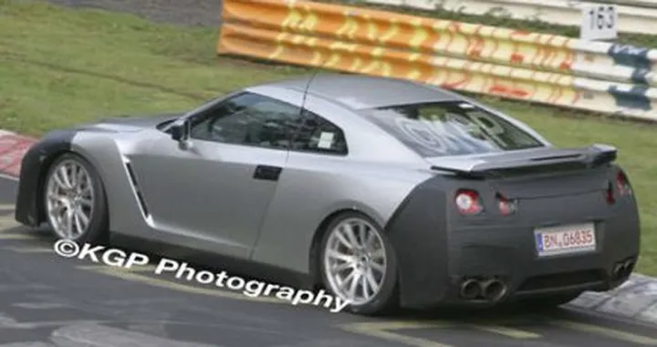 Nissan Skyline GT-R 2008 - video