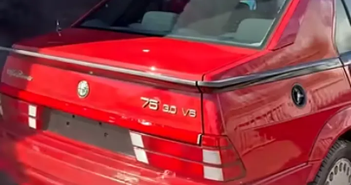 Il primo lavaggio di un'Alfa 75 V6, col motore Busso, in 19 anni [VIDEO]