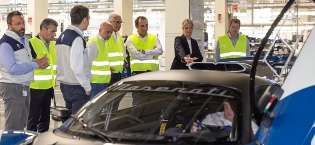 Antonio Filosa in visita alla Maserati: 