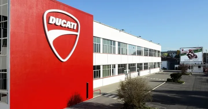 Ducati: accordo tra azienda e lavoratori, tute blu in fabbrica anche la domenica