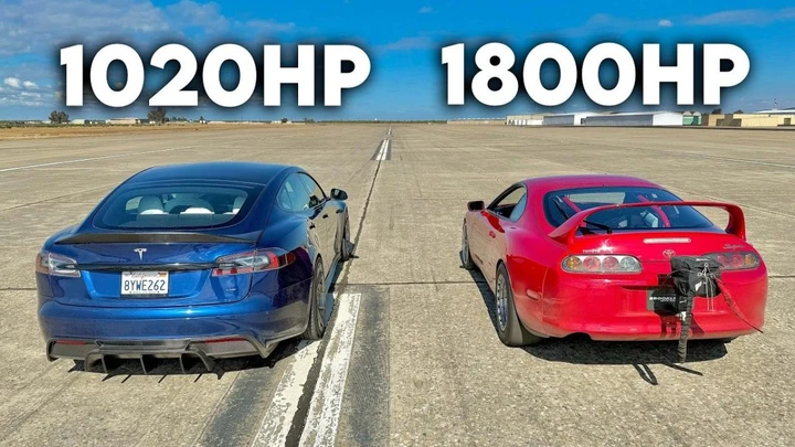 Toyota Supra da 1.800 cavalli sfida Tesla Model S Plaid: chi vince?