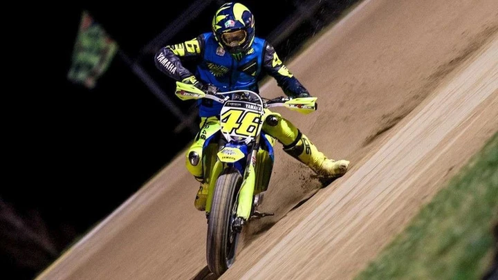 Valentino Rossi, le foto dell'allenamento... di traverso!