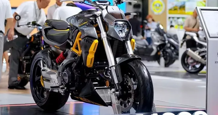 Cyclone RA1000: la naked cinese da 996 cc che punta all'Europa
