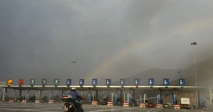 Pedaggi autostradali: le moto non devono pagare come le auto!