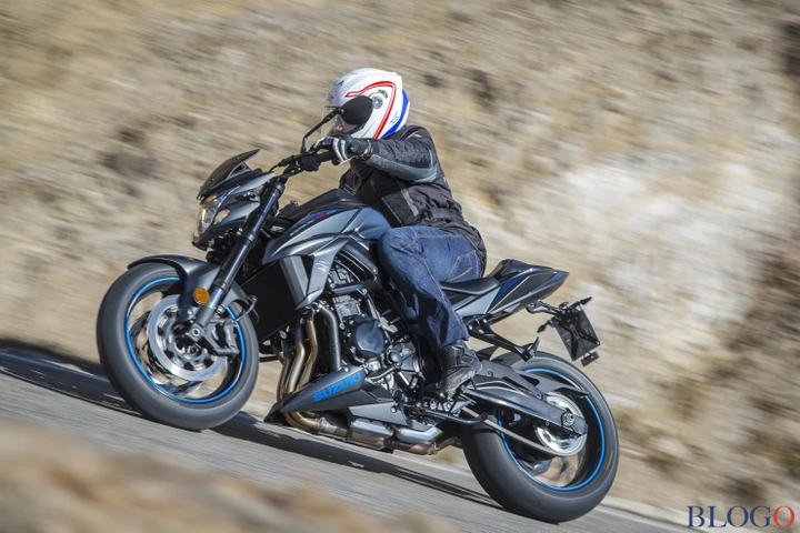 Suzuki GSX-S750 Yugen Carbon: primo contatto