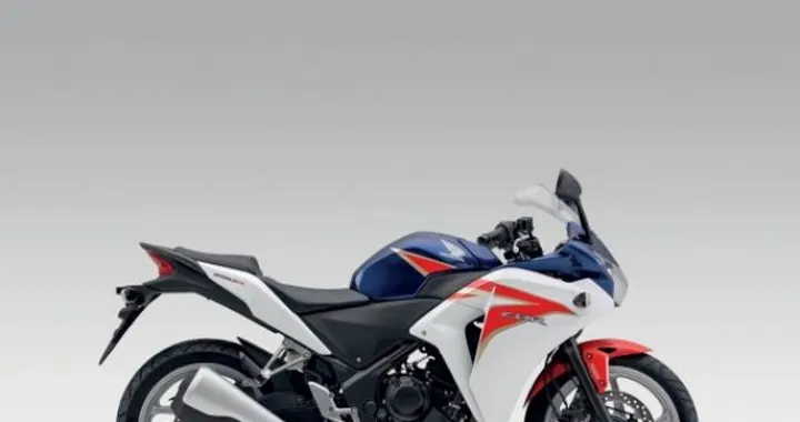 Honda CBR250R 2011: la piccola sportiva è la prima novità Honda dell'Eicma