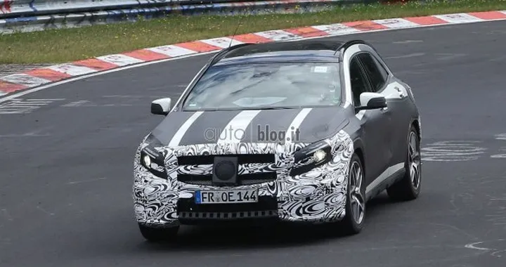 Mercedes GLA 45 AMG: foto spia dal Nurburgring