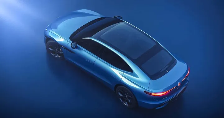 Volkswagen lancia una nuova berlina da 5 metri: realizzata con Xpeng