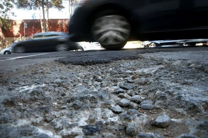 Auto danneggiata: la scarsa manutenzione stradale