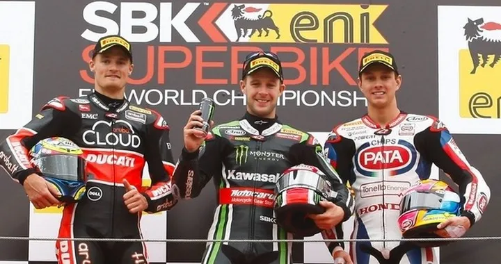 SBK Assen 2015: Rea vince anche Gara-2 su Davies e Van der Mark [Foto]
