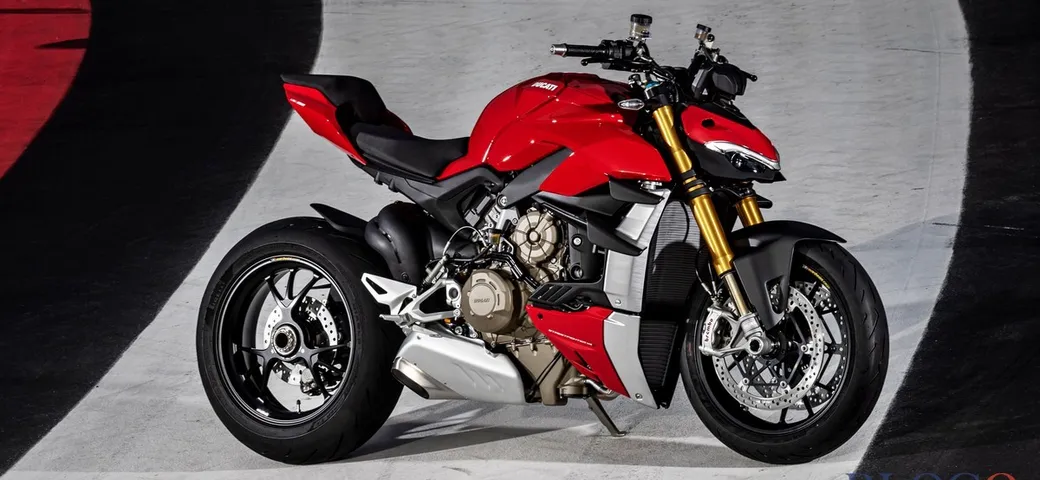 Ducati Streetfighter V4: prezzi e disponibilità