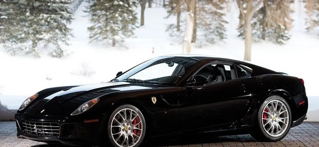 Ferrari 599 GTB Fiorano: una manuale battuta all'asta per 682.000 dollari