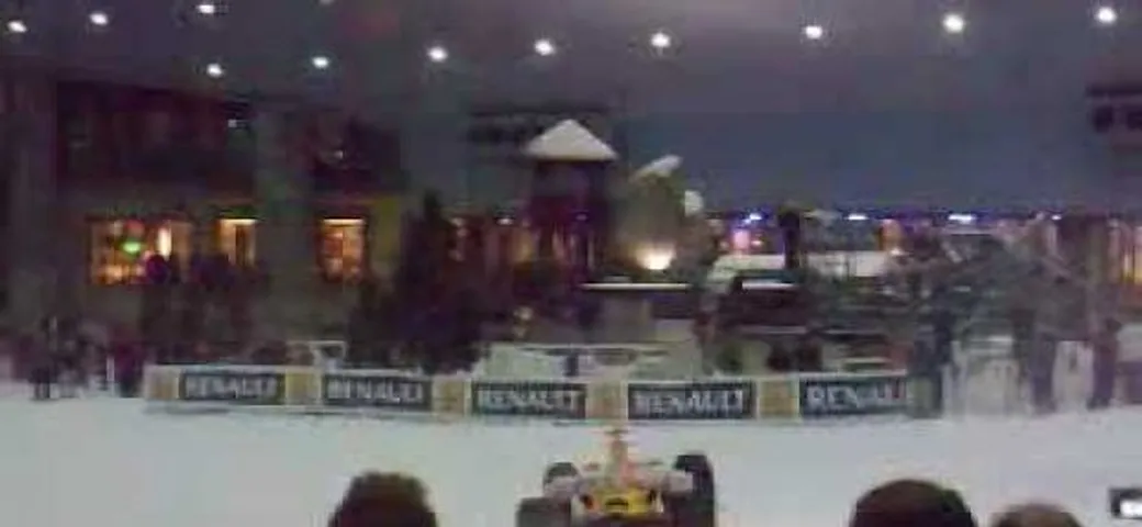 Formula 1: Nelson Piquet e la Renault sulla neve...a Dubai!