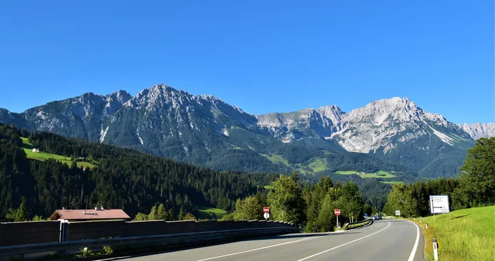 Viaggi e road trip in Europa: itinerari partendo in auto dall'Italia