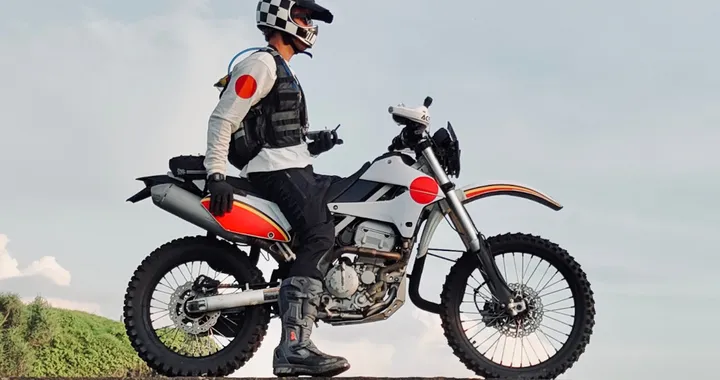 Kellyx: la KLX250S custom per l'avventura estrema