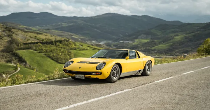 Lamborghini Miura, la prima supercar che ha rivoluzionato il mondo