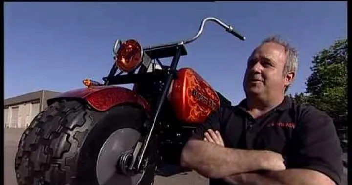 La moto più grande del mondo è lunga 6 metri
