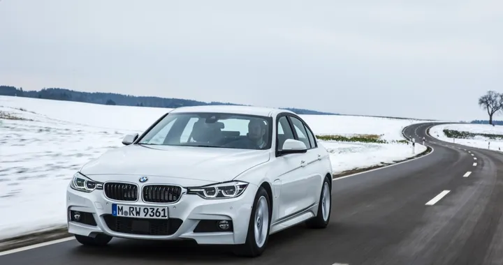 BMW 330e iPerformance: l'ibrida per gli USA